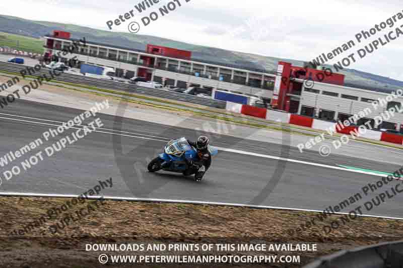 cadwell no limits trackday;cadwell park;cadwell park photographs;cadwell trackday photographs;enduro digital images;event digital images;eventdigitalimages;navarra;no limits trackdays;peter wileman photography;racing digital images;trackday digital images;trackday photos